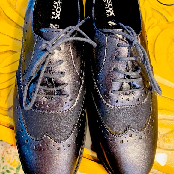 Beautiful Italian loafers with sparkles— band new, never worn. - Picture 3 of 4